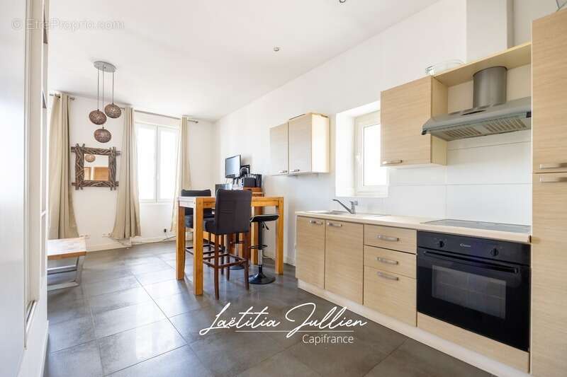 Appartement à MARSEILLE-8E