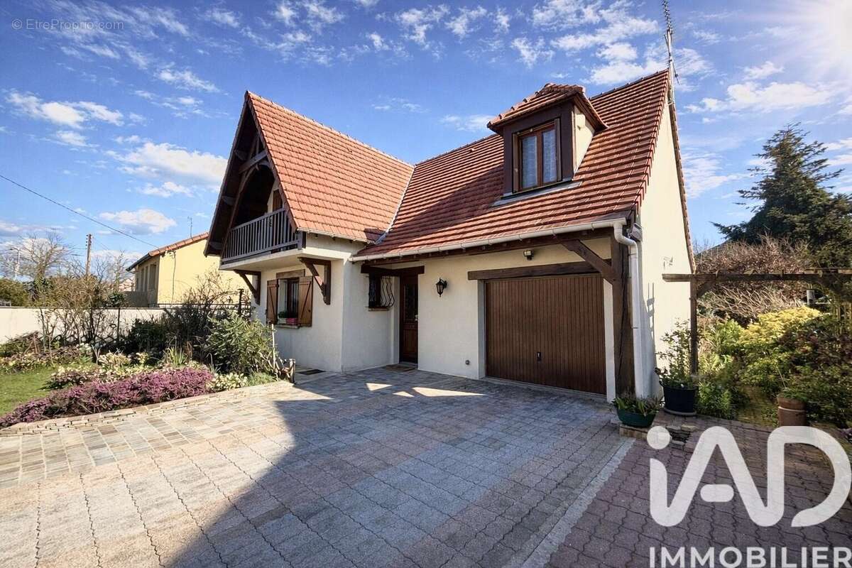 Photo 2 - Maison à OZOIR-LA-FERRIERE