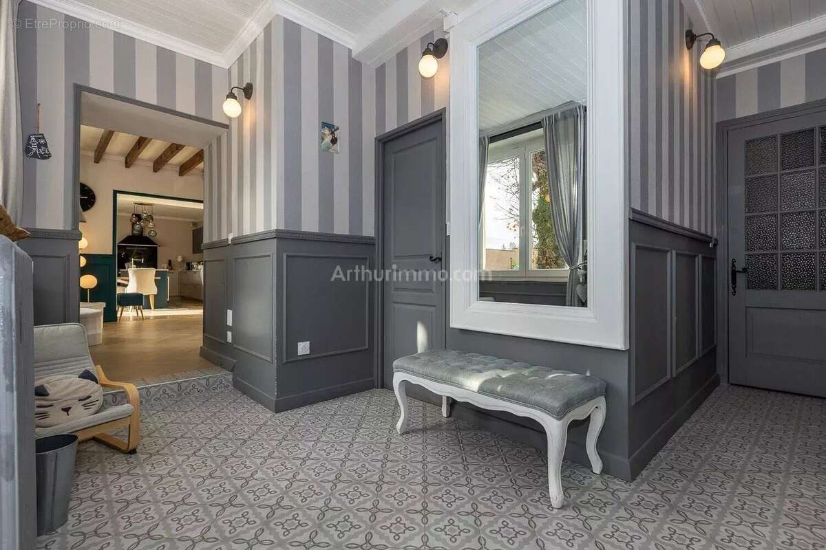 Maison à SAINT-SORLIN-DE-MORESTEL