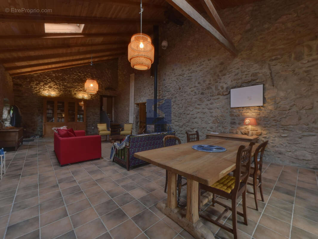 Maison à SAINT-FORTUNAT-SUR-EYRIEUX