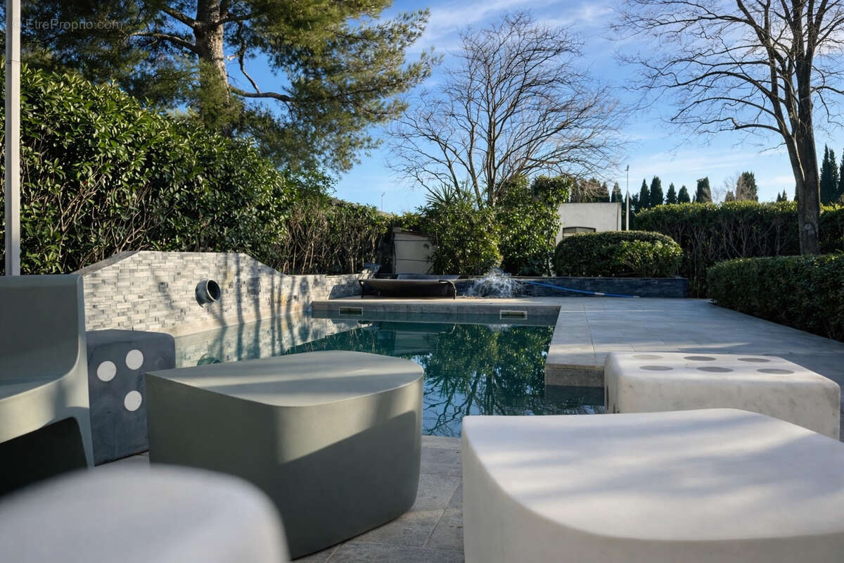 Maison à PELISSANNE