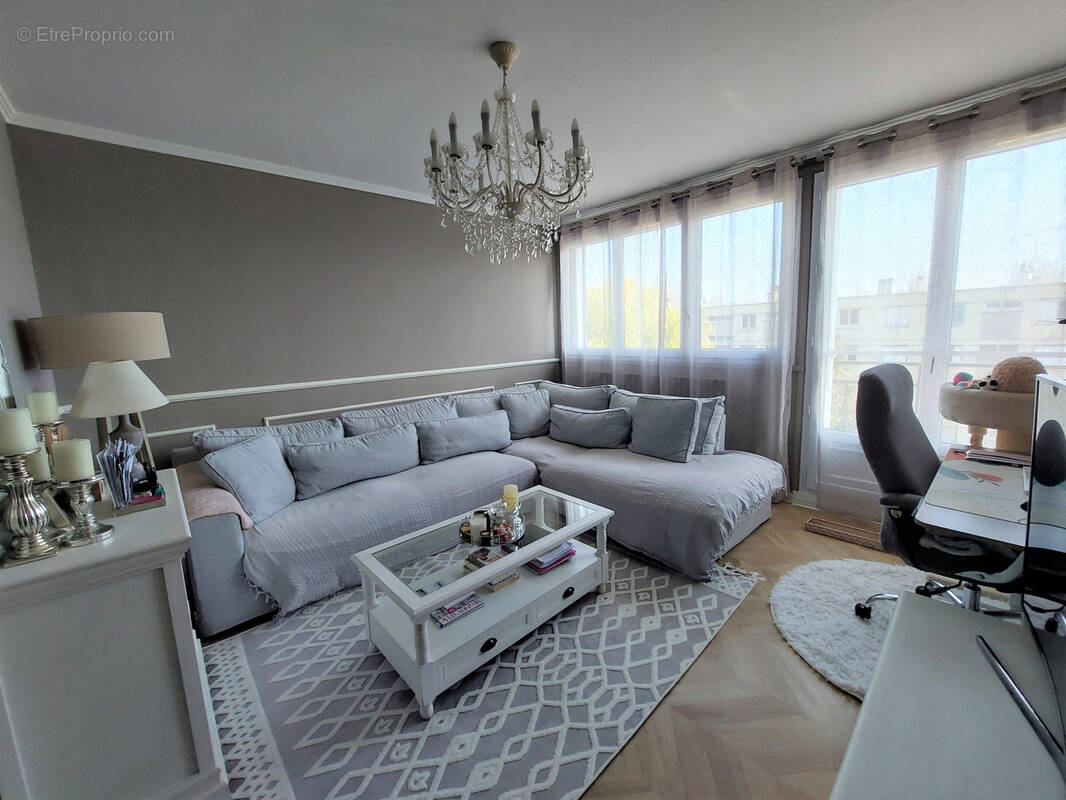 Appartement à LE PLESSIS-TREVISE