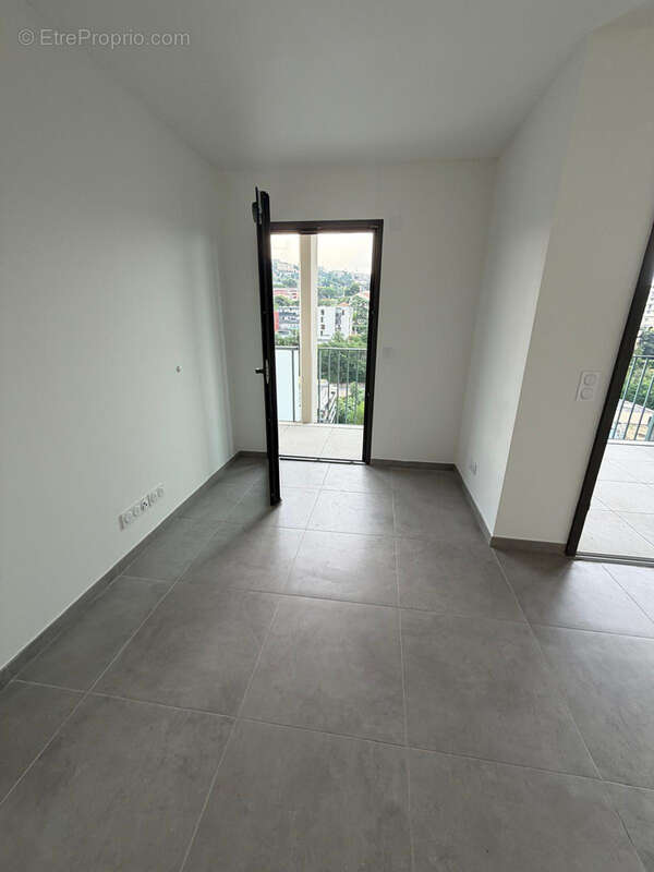 Nice   Superbe T2 neuf de 41 m2 en étage élevé - photo 4