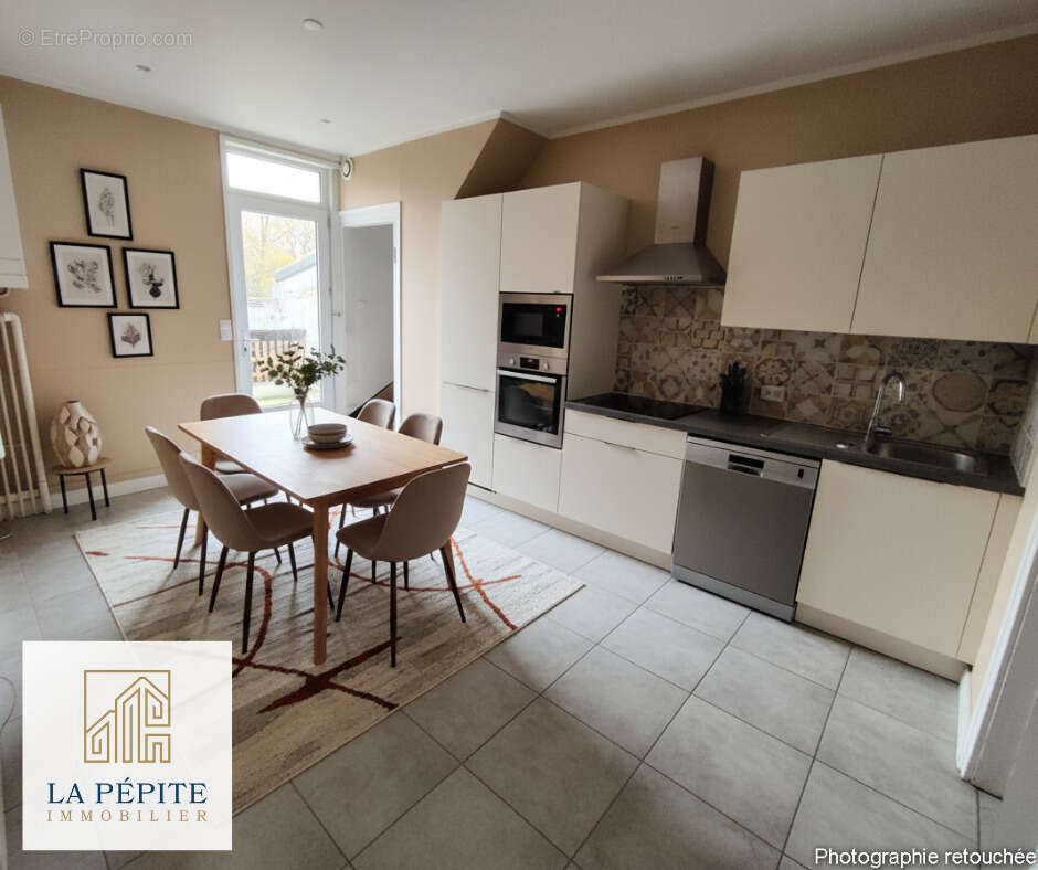 Maison à PONT-SUR-SAMBRE