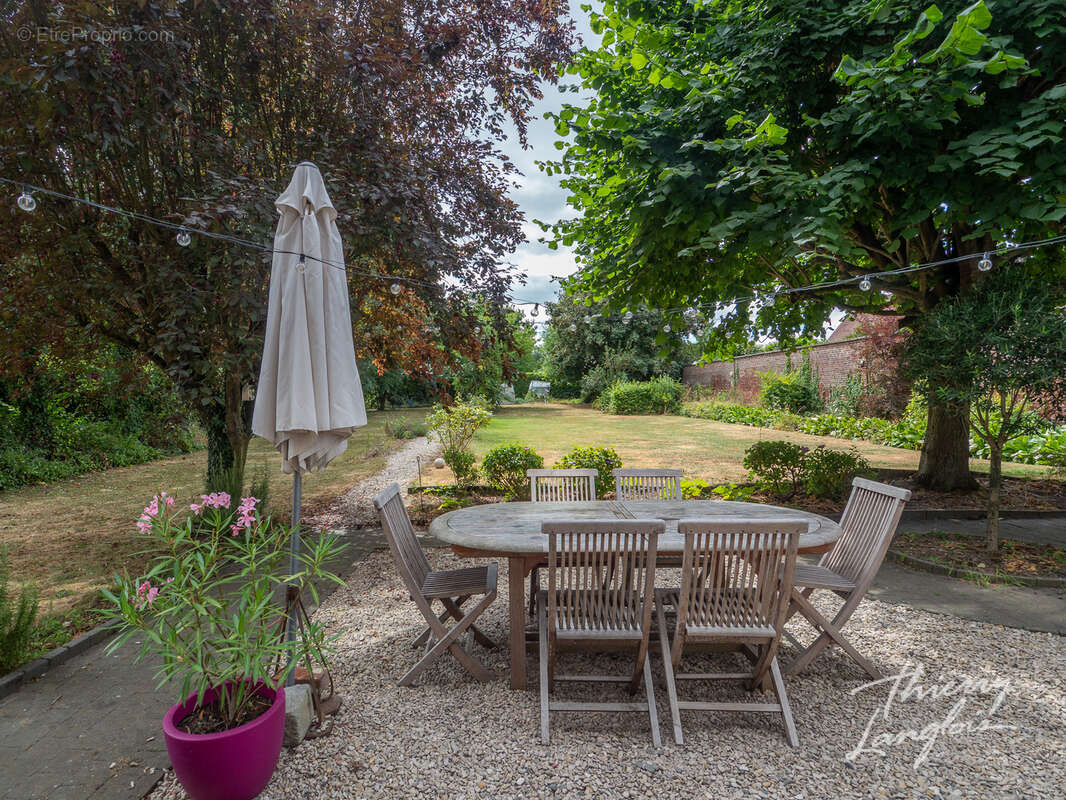 Maison bourgeoise de caractere sur 2 445m2 - photo 15