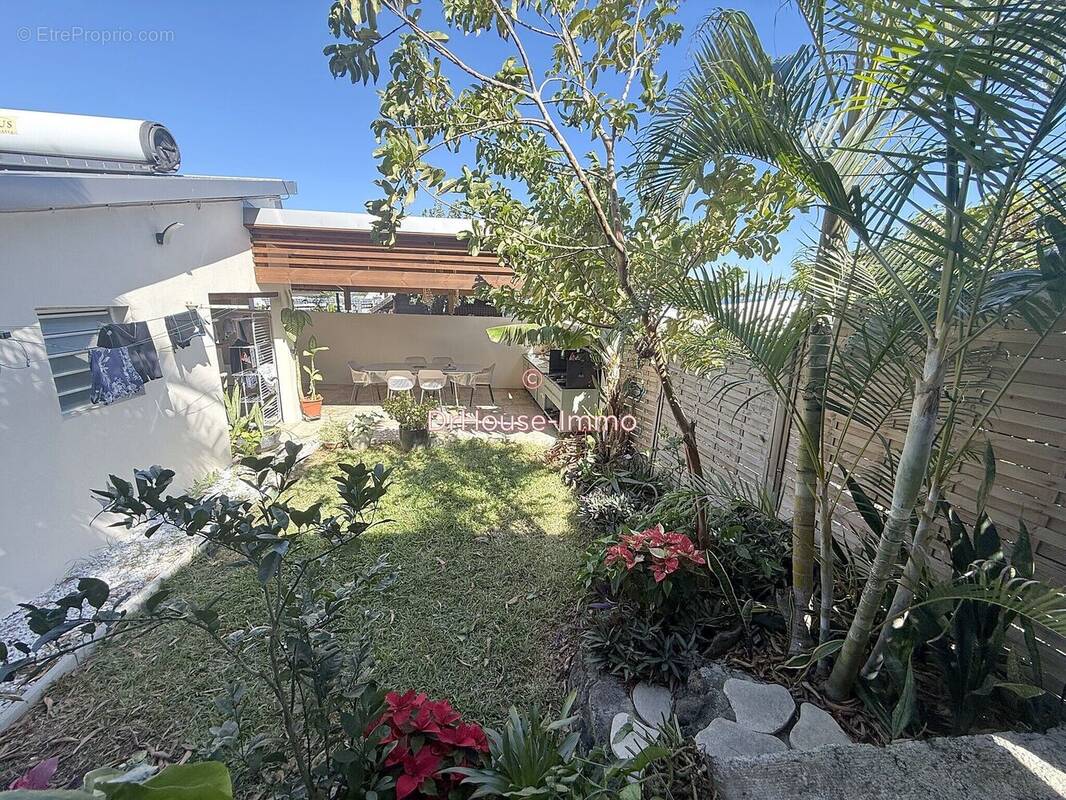 Maison 141 m² à Saint-Pierre  - photo 1
