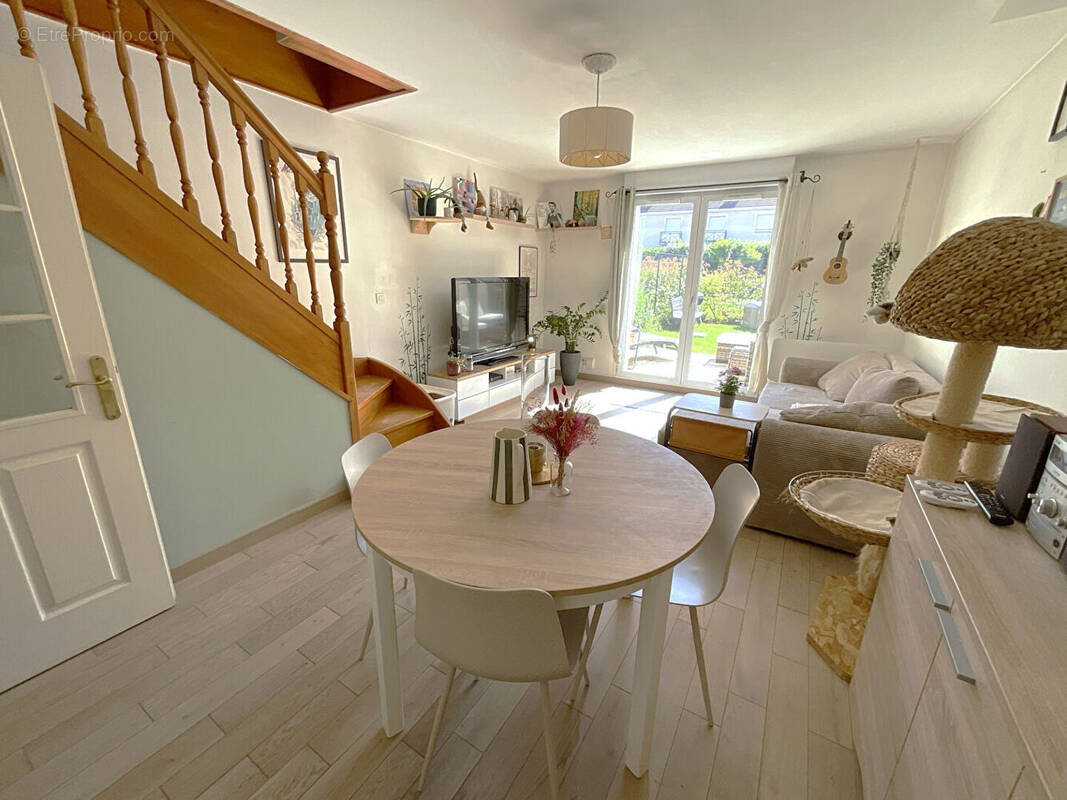 Appartement à VOISINS-LE-BRETONNEUX