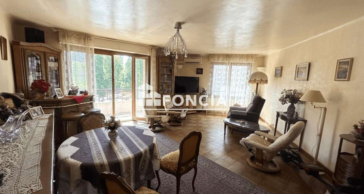 Appartement à MARSEILLE-6E