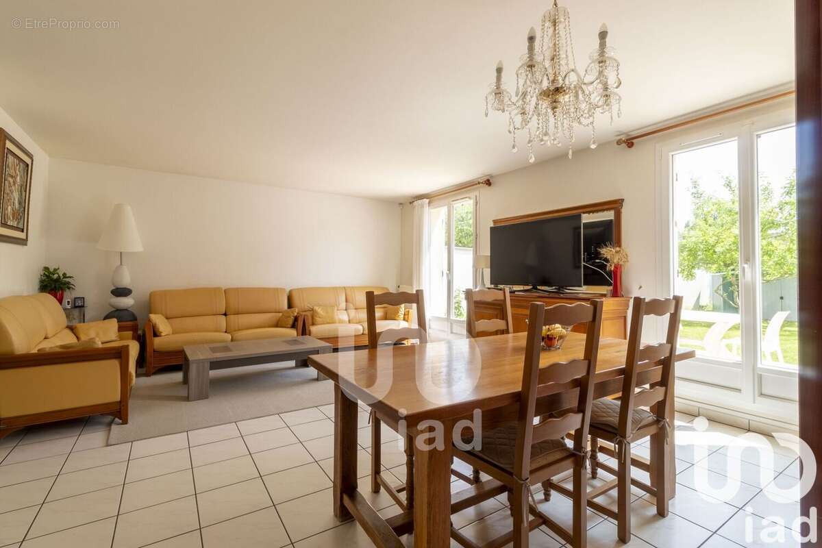 Photo 3 - Maison à VAUREAL