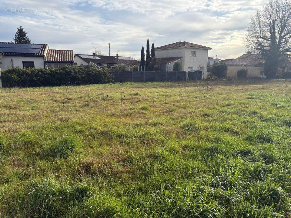 Terrain 500 m² à Seilh  - photo 3