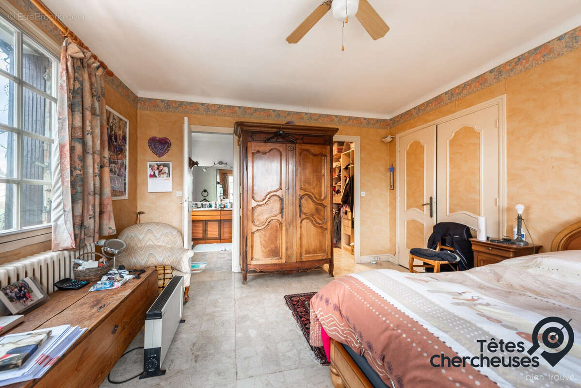Maison 230 m² à Vourles  - photo 6