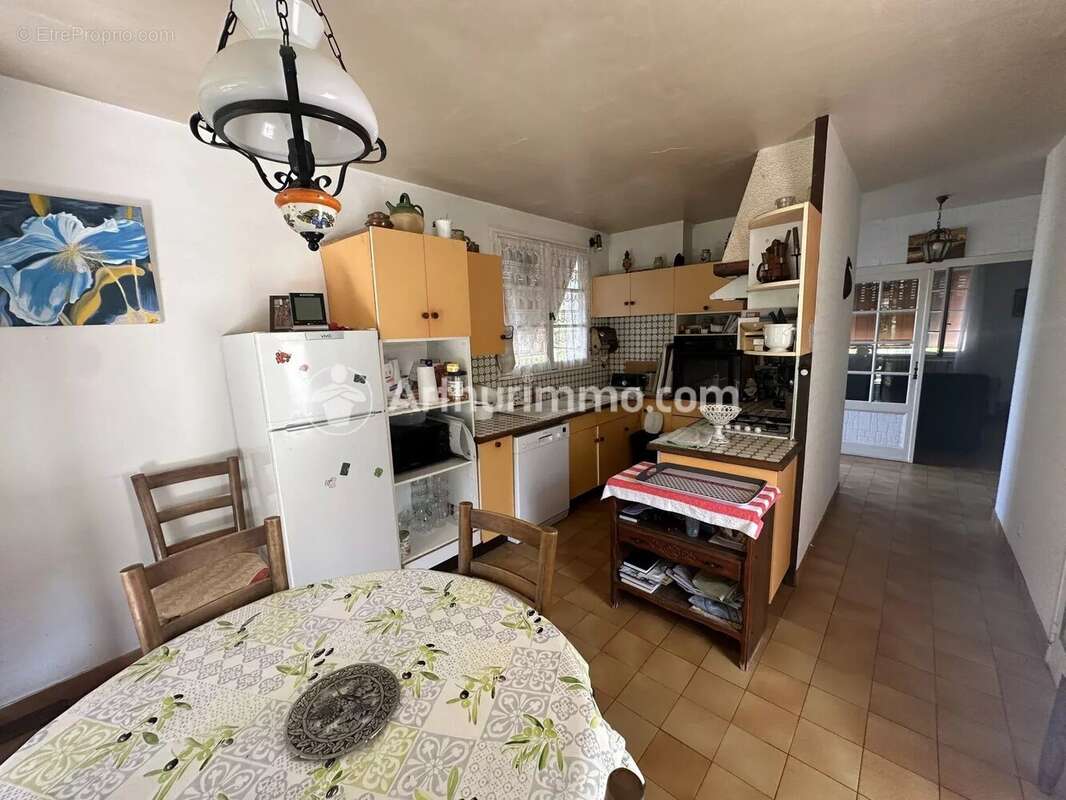 Ensemble immobilier avec maison, grange et plus de 7 000 m² de terrain – Neuvic - photo 11