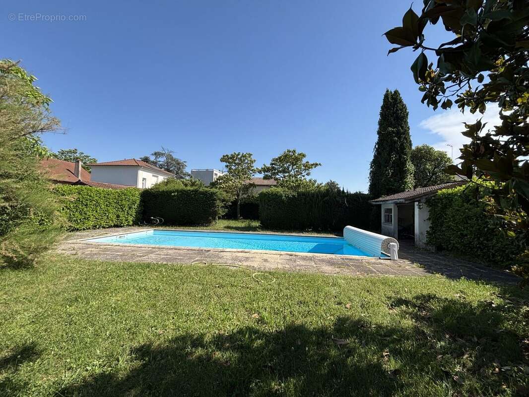Maison 163 m² à Romans-Sur-Isere  - photo 2