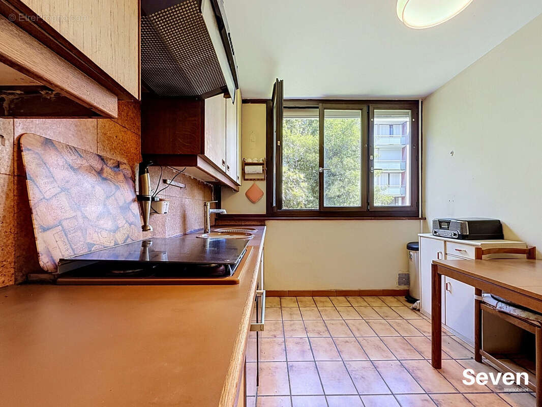 Appartement à SAINT-MARTIN-D'HERES