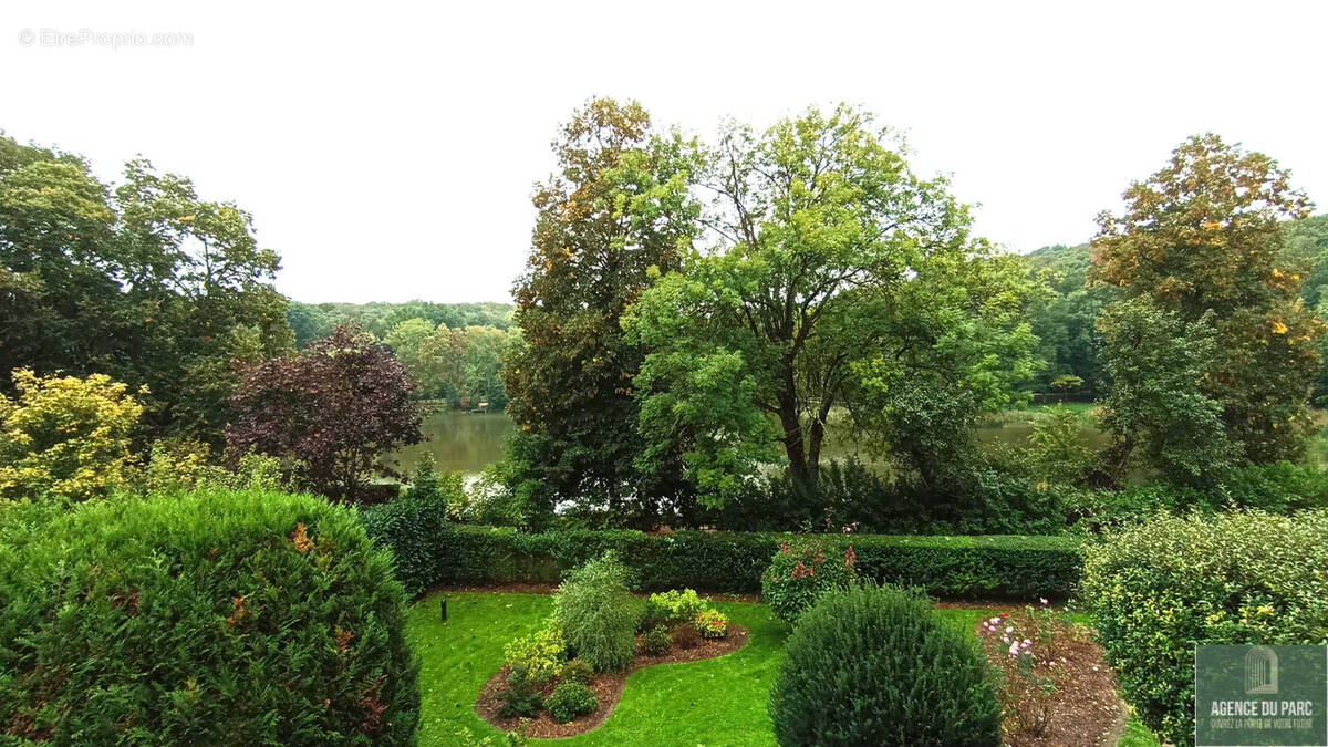 Appartement à VILLE-D'AVRAY