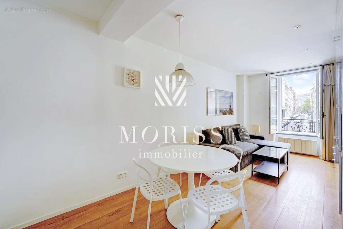 Appartement à PARIS-17E