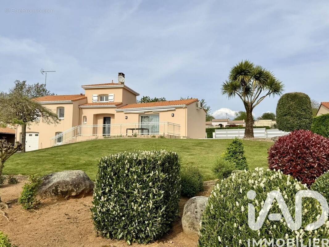 Photo 1 - Maison à MERVENT