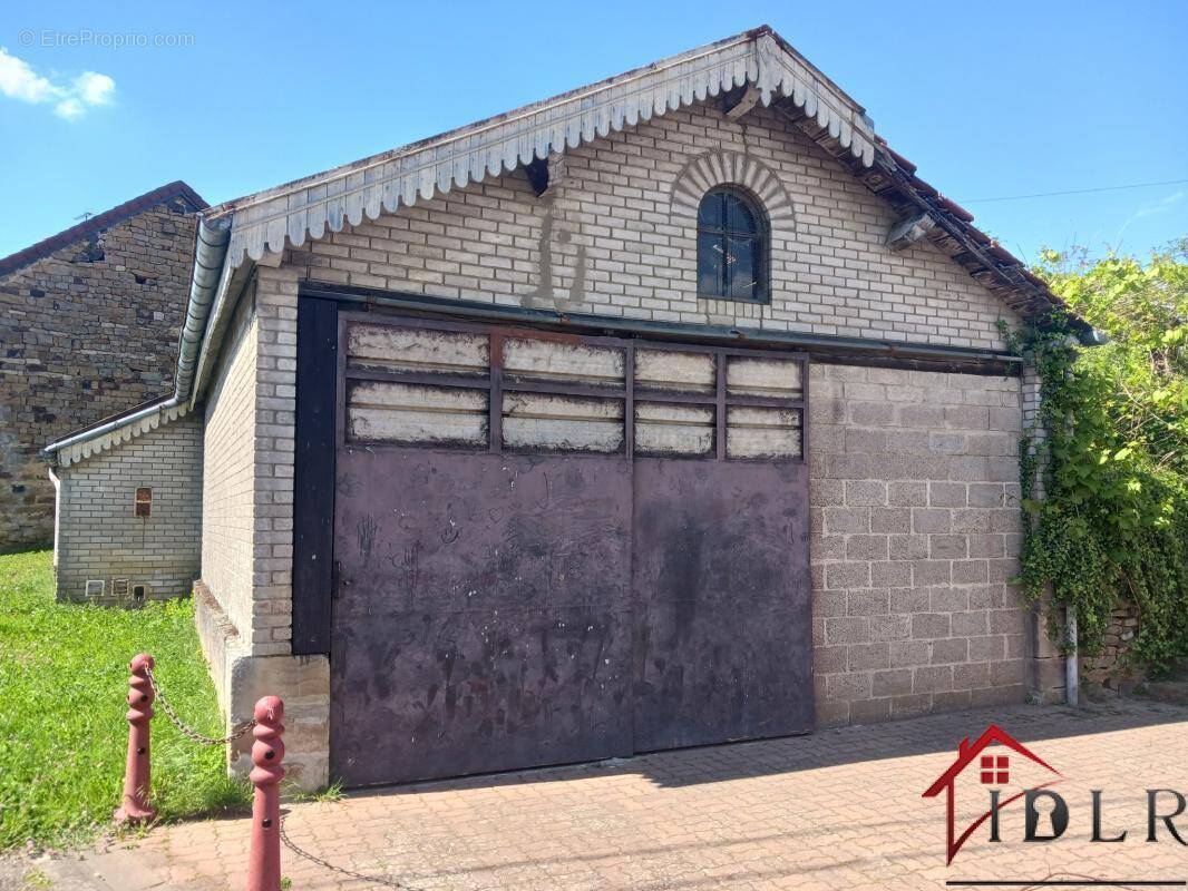 Parking à CHAMPSEVRAINE