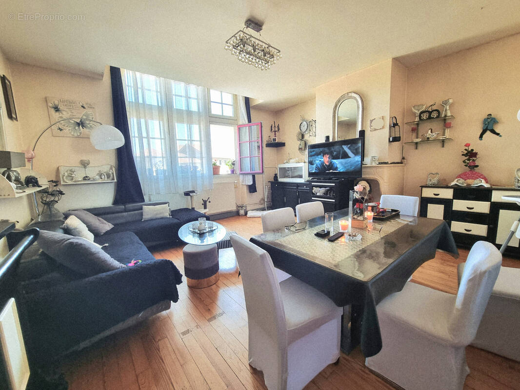 Appartement à VIC-SUR-SEILLE