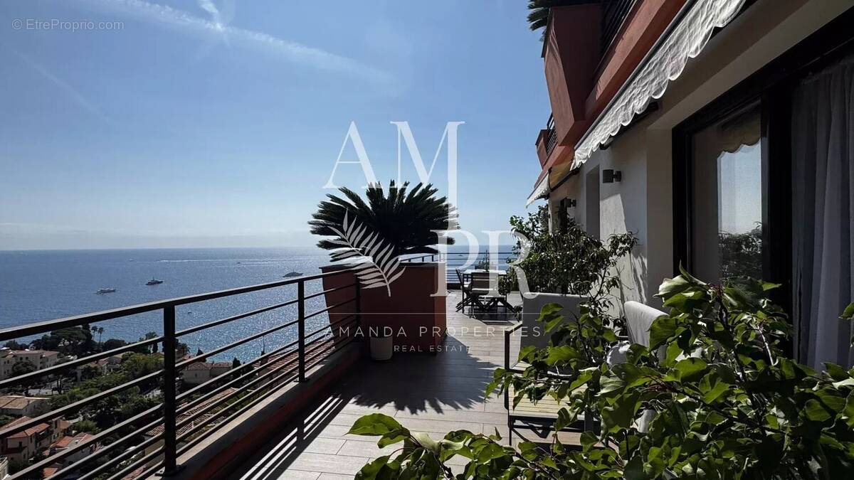 Appartement à ROQUEBRUNE-CAP-MARTIN