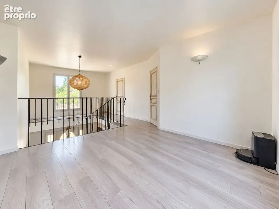 Maison familiale de 209 m² - 4 chambres - Sous-sol total - DPE C - photo 7