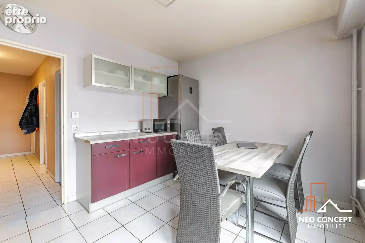 Beau 3 pièces de 69,15 m2 loi carrez avec garage, cave et terrasse sis Rue du Rhin Tortu / STRASBOURG. - photo 3