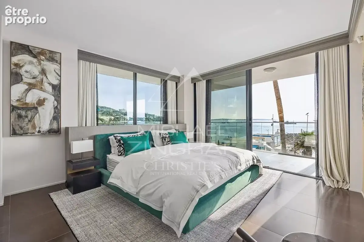 Cannes Palm Beach — Exceptionnel triplex de 462m2 en front de mer avec terrasses et jardin - photo 7