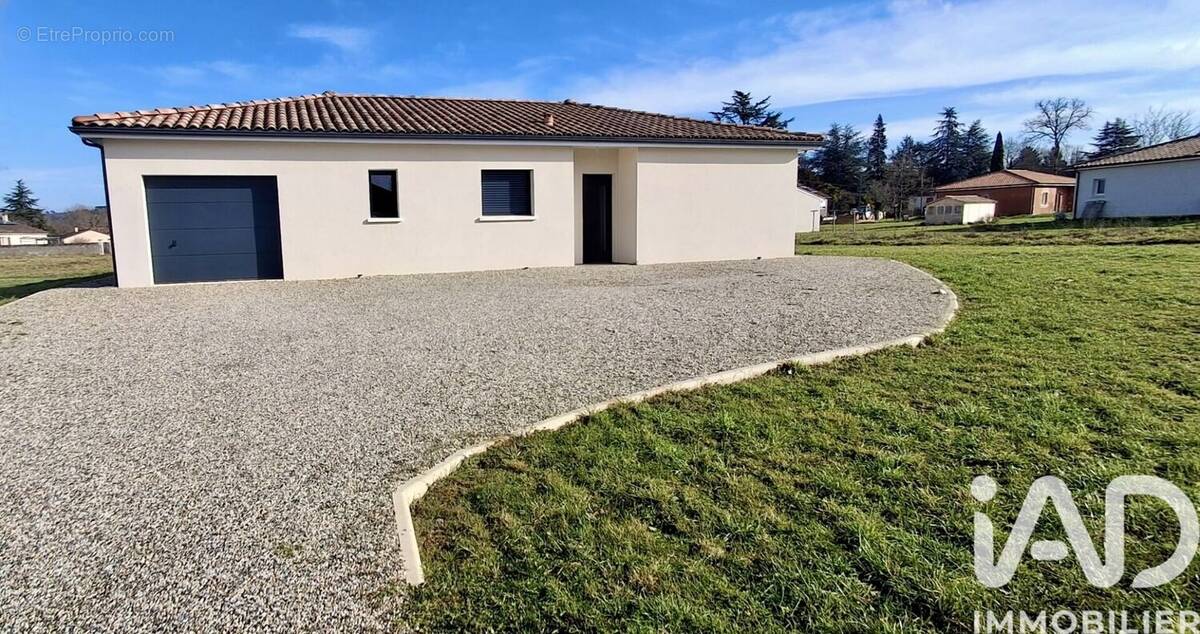 Photo 1 - Maison à NEUVIC