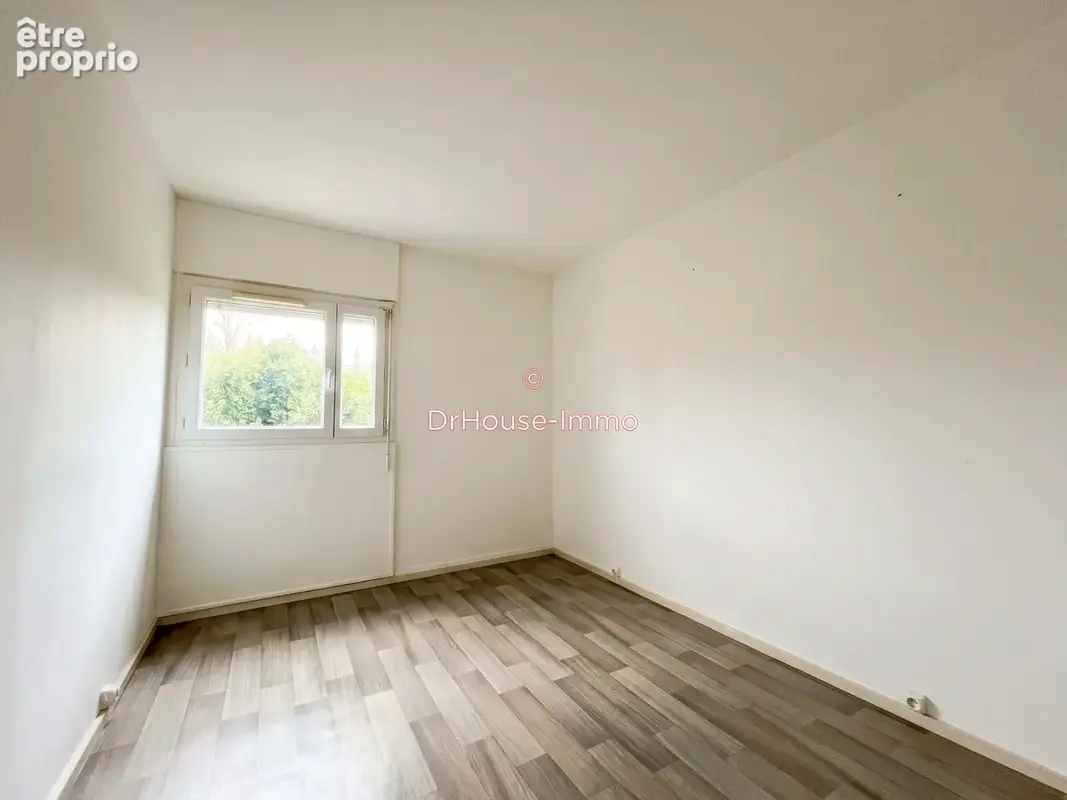 Appartement 4 pièces 84 m² à vendre à Chatellerault (86100) - photo 7