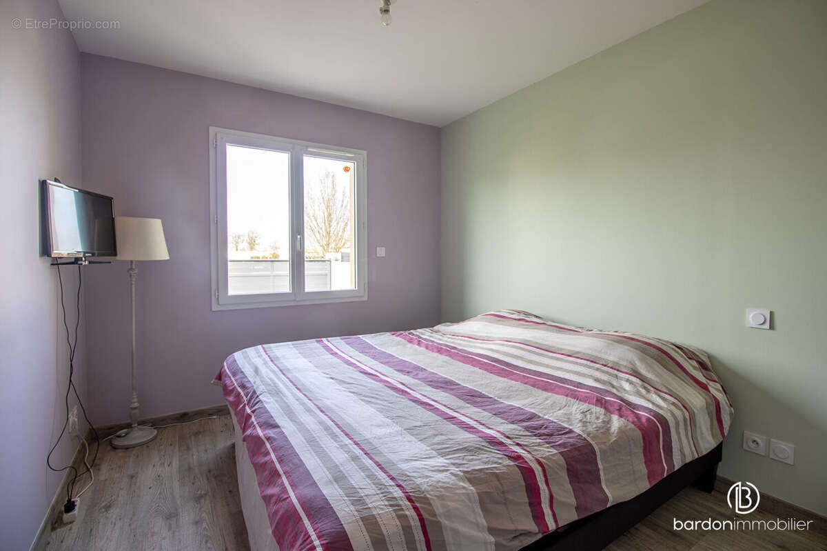 Maison à CHATEAUNEUF