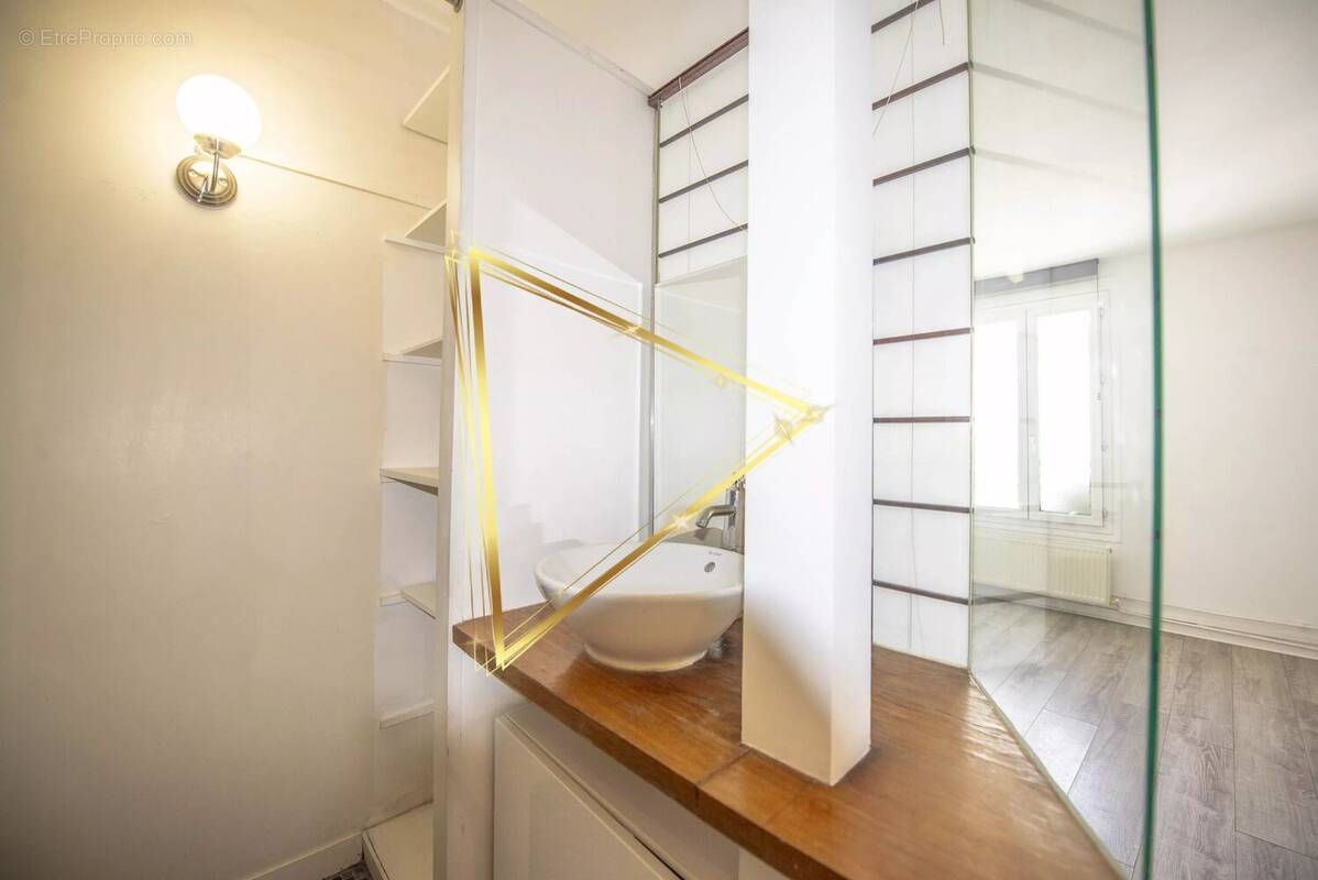 Appartement à PARIS-17E