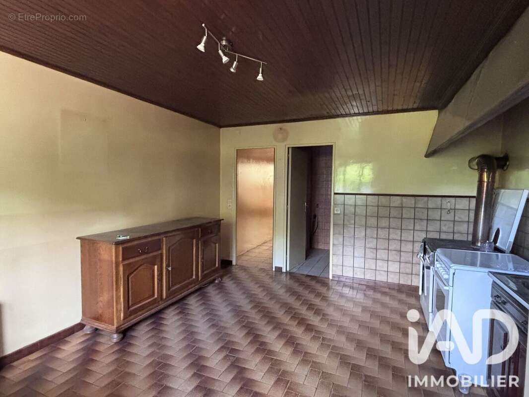 Maison 169 m² à Lanques-Sur-Rognon  - photo 4