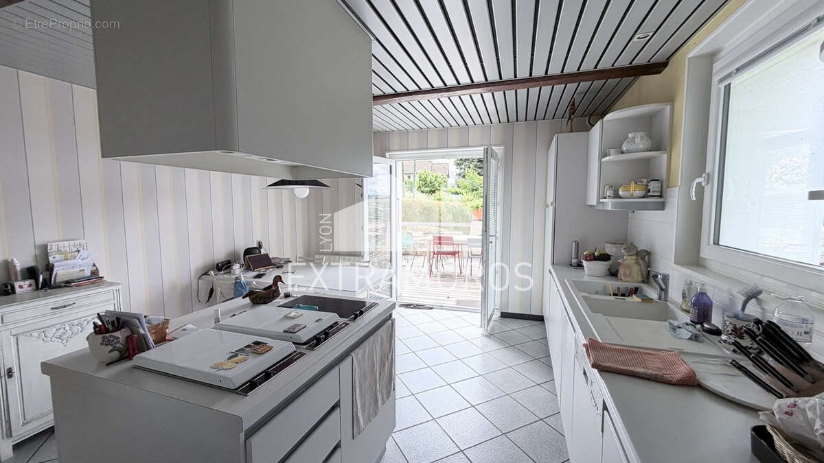 Maison à FLEURIEUX-SUR-L'ARBRESLE