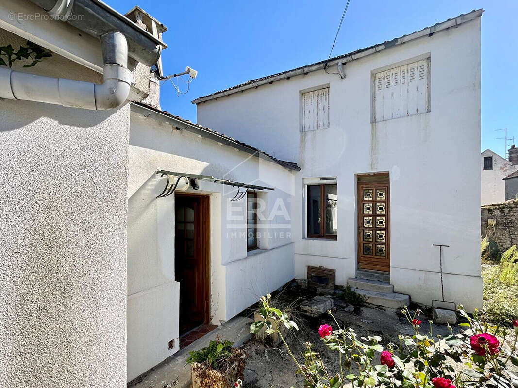 Autre à SAINT-PIERRE-LES-NEMOURS