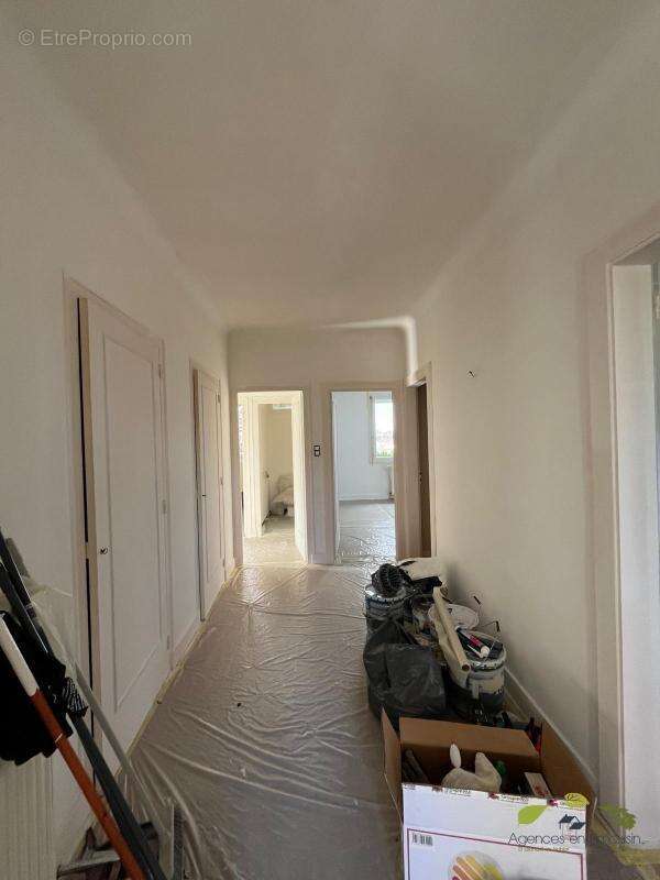 Maison à SAINT-LEONARD-DE-NOBLAT