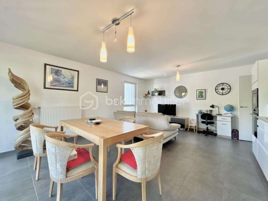 Appartement à COGNIN
