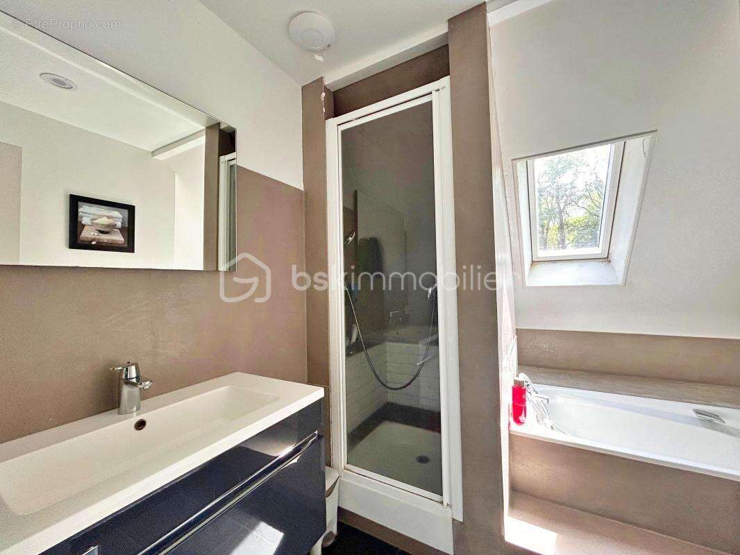 Maison à NEAUPHLE-LE-VIEUX