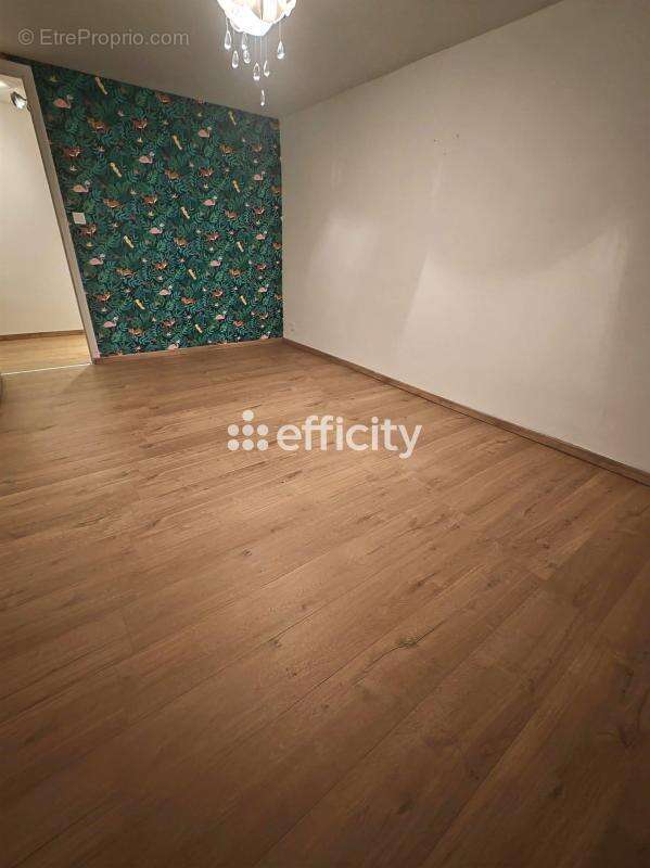 Maison à BEAUMONT-EN-VERON