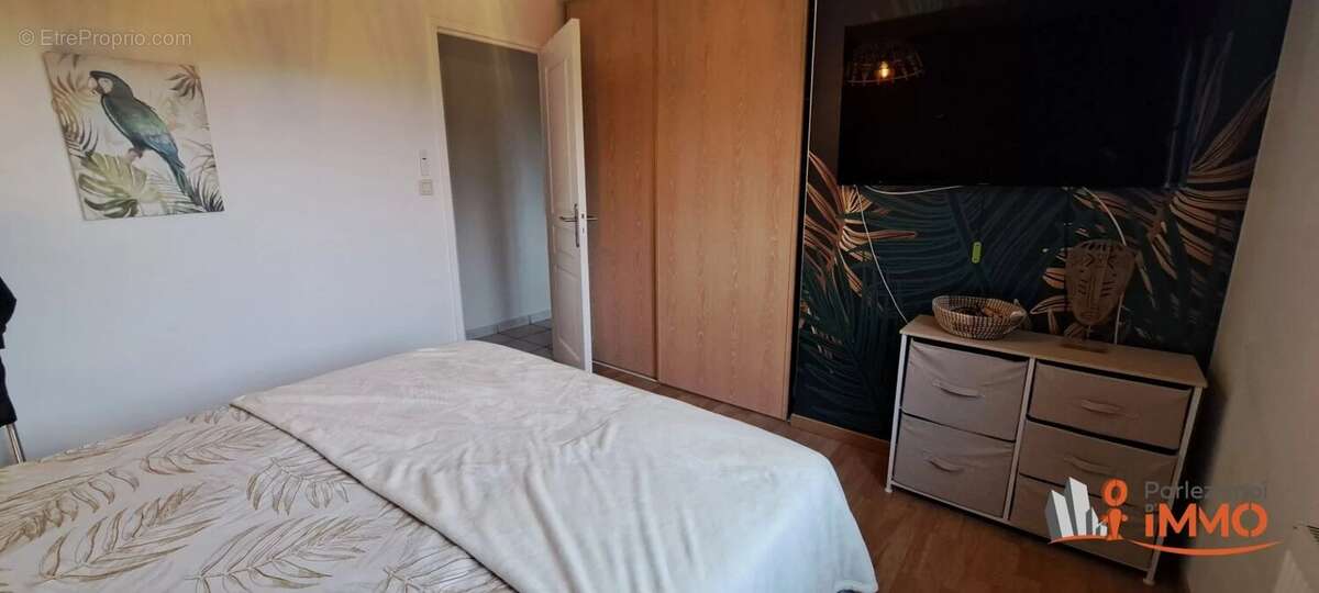 Maison à SAINT-BONNET-LES-OULES