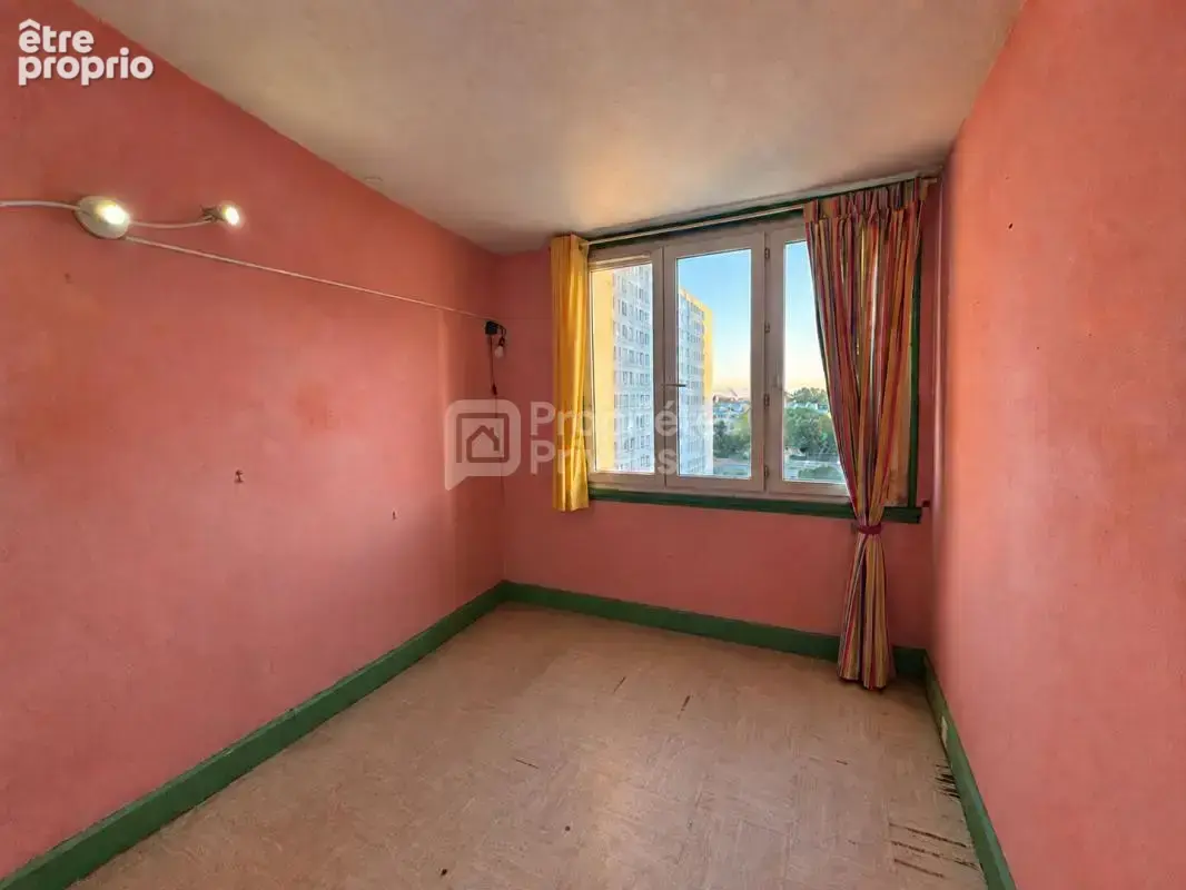 94190 VILLENEUVE SAINT GEORGES - T3 Appartement familial lumineux de 64 m² avec box - Vue dégagée - photo 6