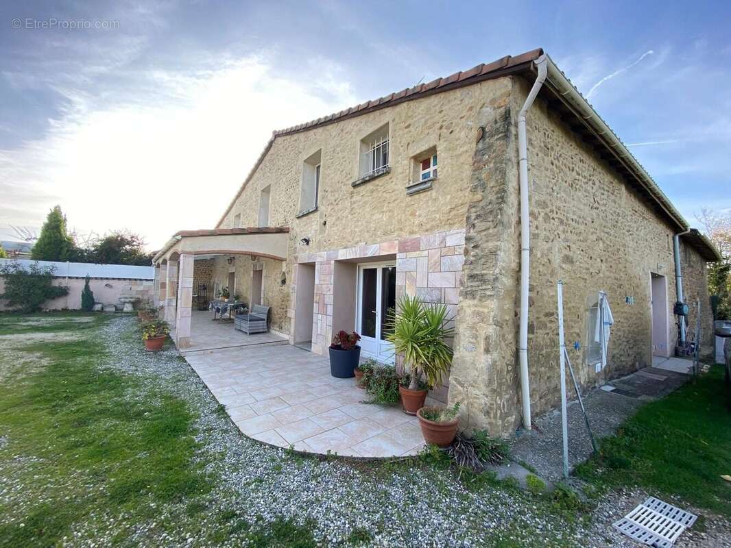 Maison à CHARMES-SUR-L&#039;HERBASSE
