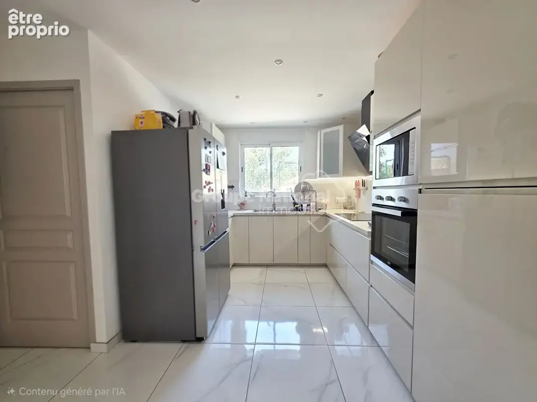 Maison de plain-pied rénovée,  80 m² , Miramas (13140) - photo 11