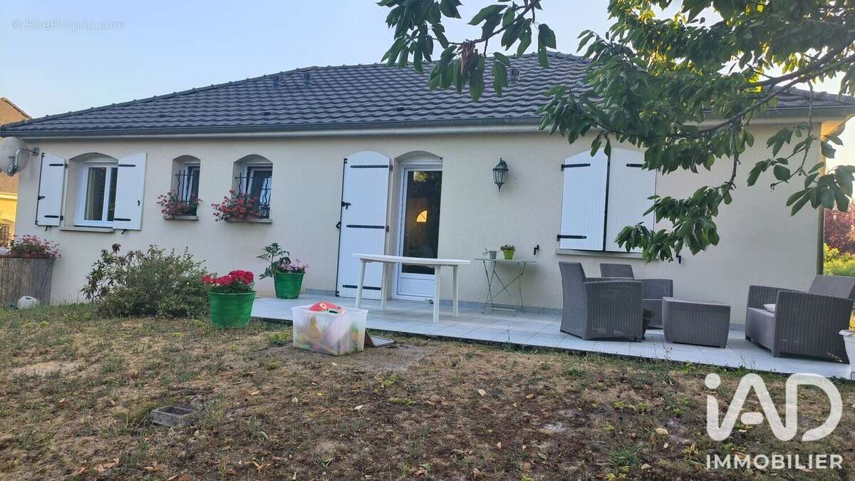 Maison 98 m² à Saint-Pouange  - photo 4
