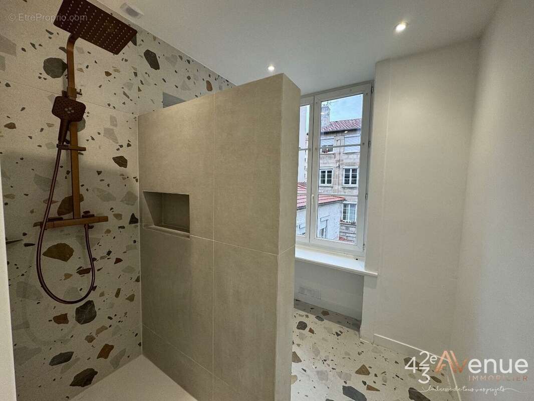 Appartement à SAINT-ETIENNE