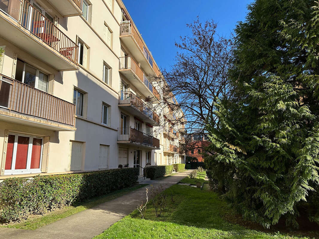Appartement à IVRY-SUR-SEINE