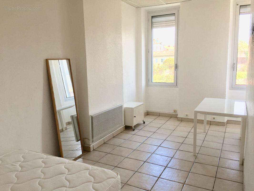 Appartement à MARSEILLE-3E