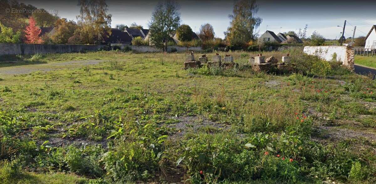 Terrain à SAINT-AUBIN-SOUS-ERQUERY