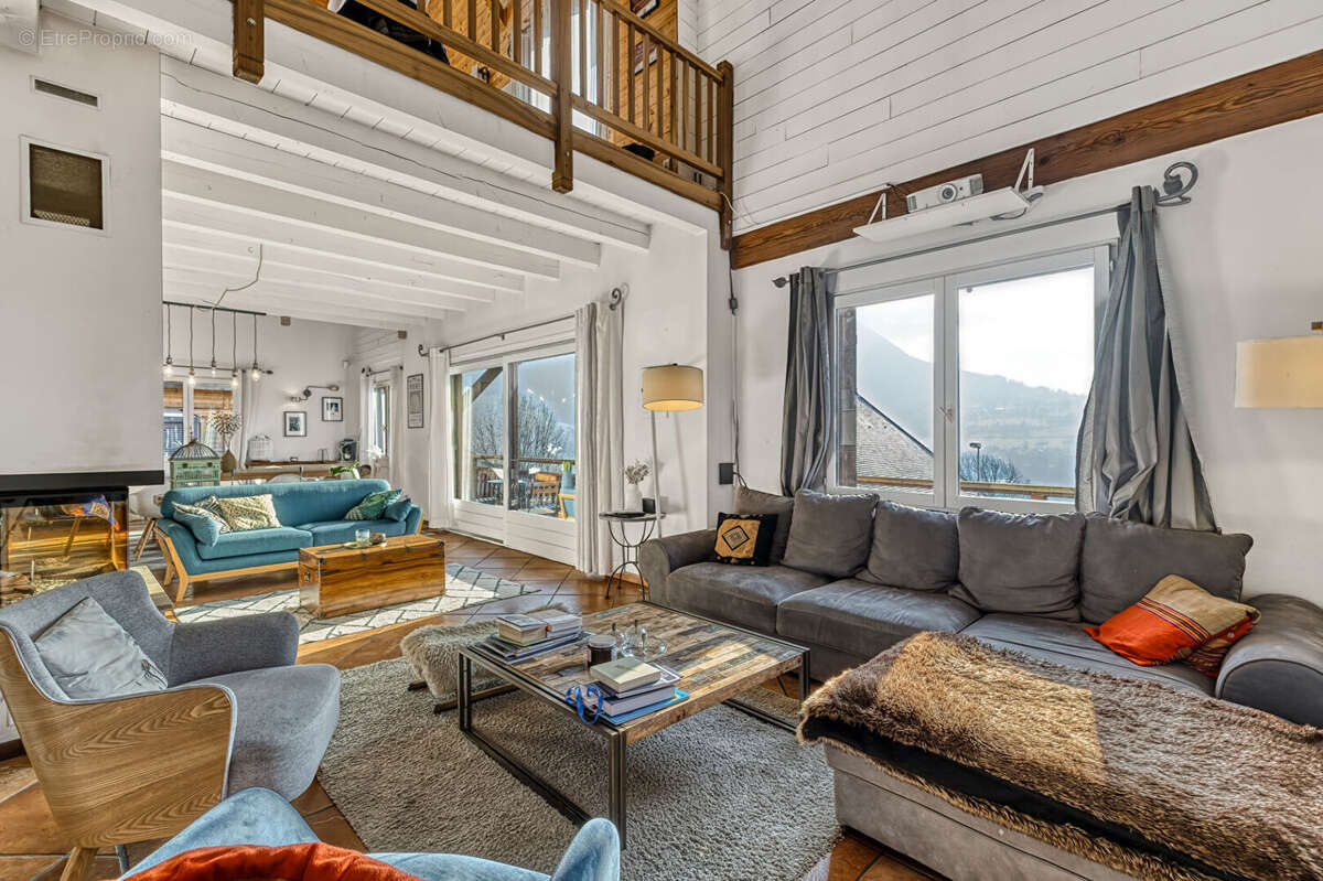 Maison à DINGY-SAINT-CLAIR