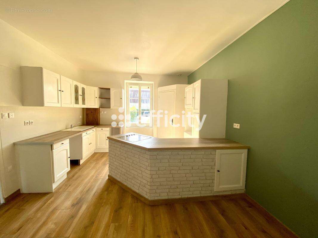 Maison à BERNES-SUR-OISE