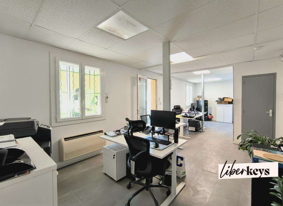  Ensemble immobilier à usage d'activité vendu occupé - photo 11